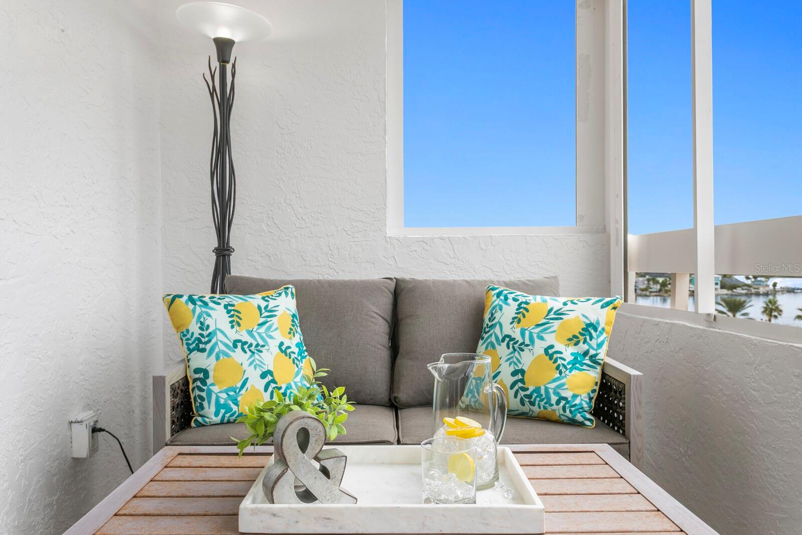 Listing photo id 4 for 17900 Gulf Boulevard 6a