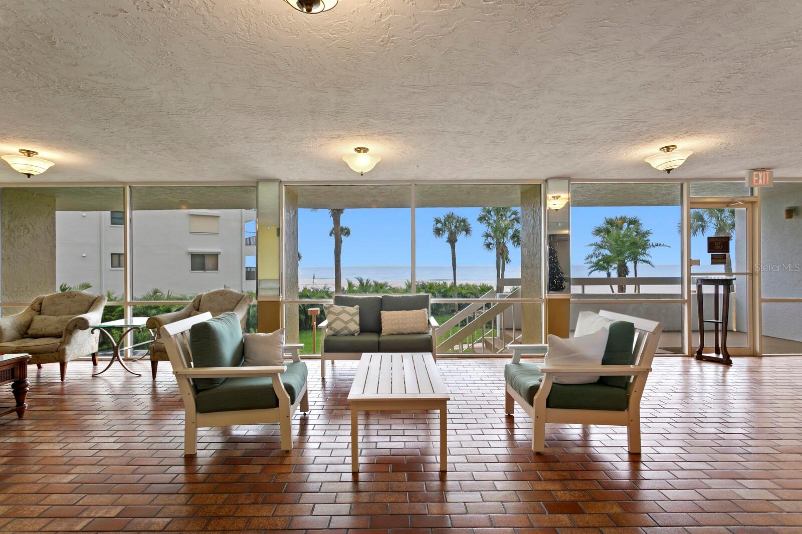 Listing photo id 71 for 17900 Gulf Boulevard 6a