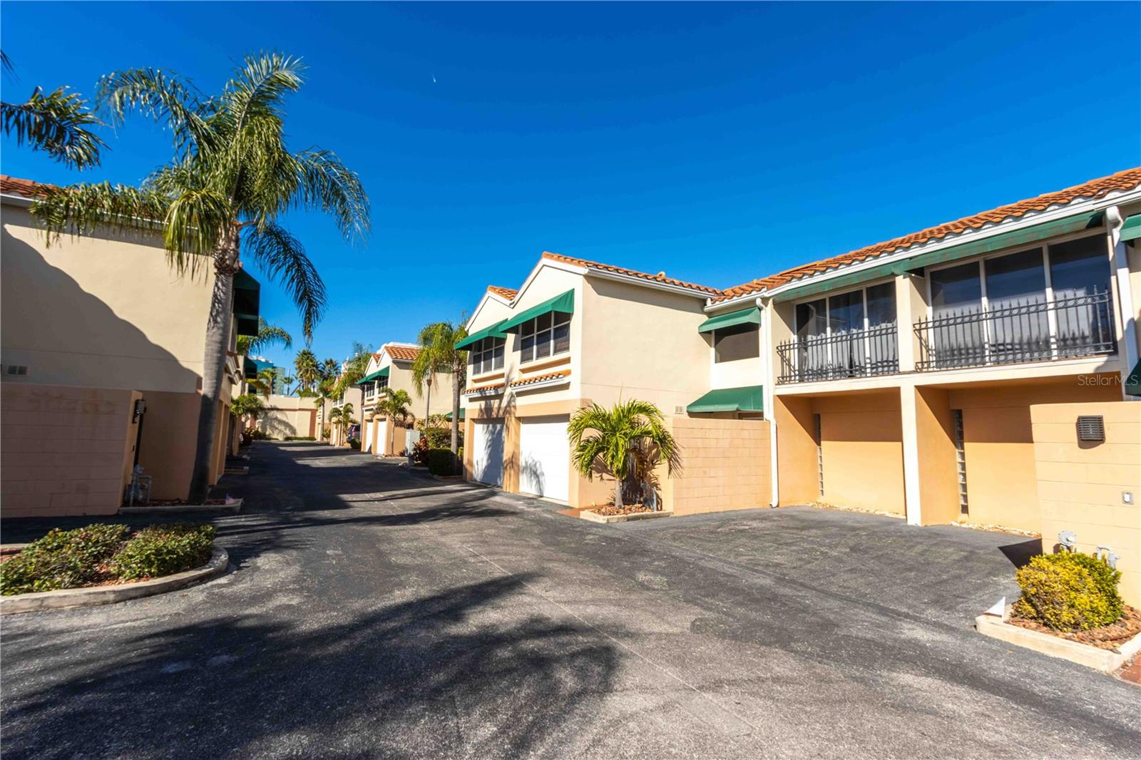 Image 40 of 63 For 824 Padua Lane