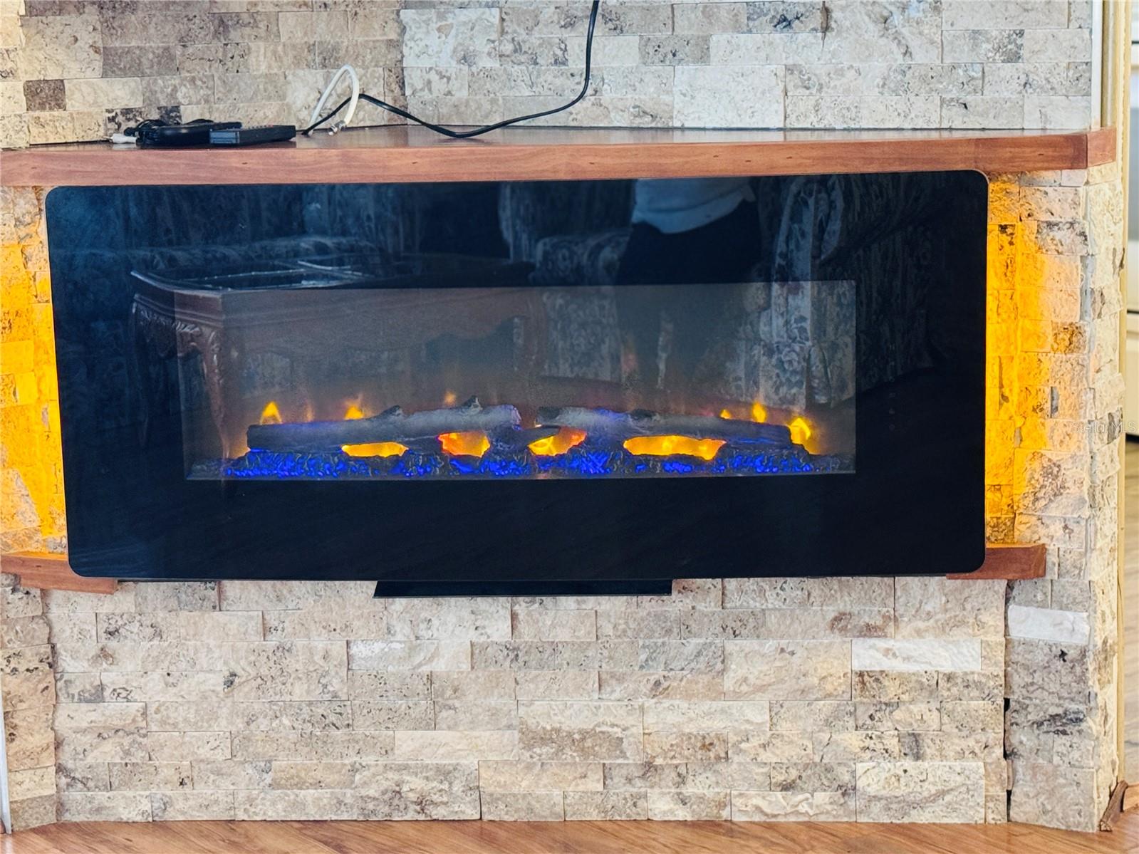 Listing photo id 9 for 2331 Belleair Road 715