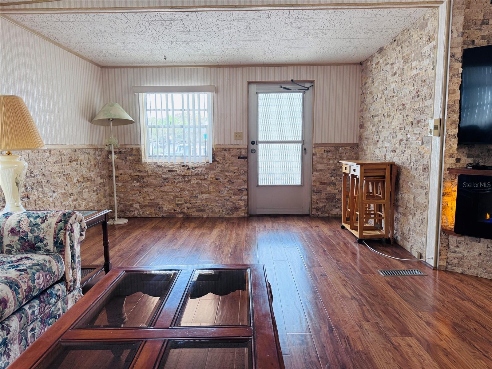 Listing photo id 14 for 2331 Belleair Road 715