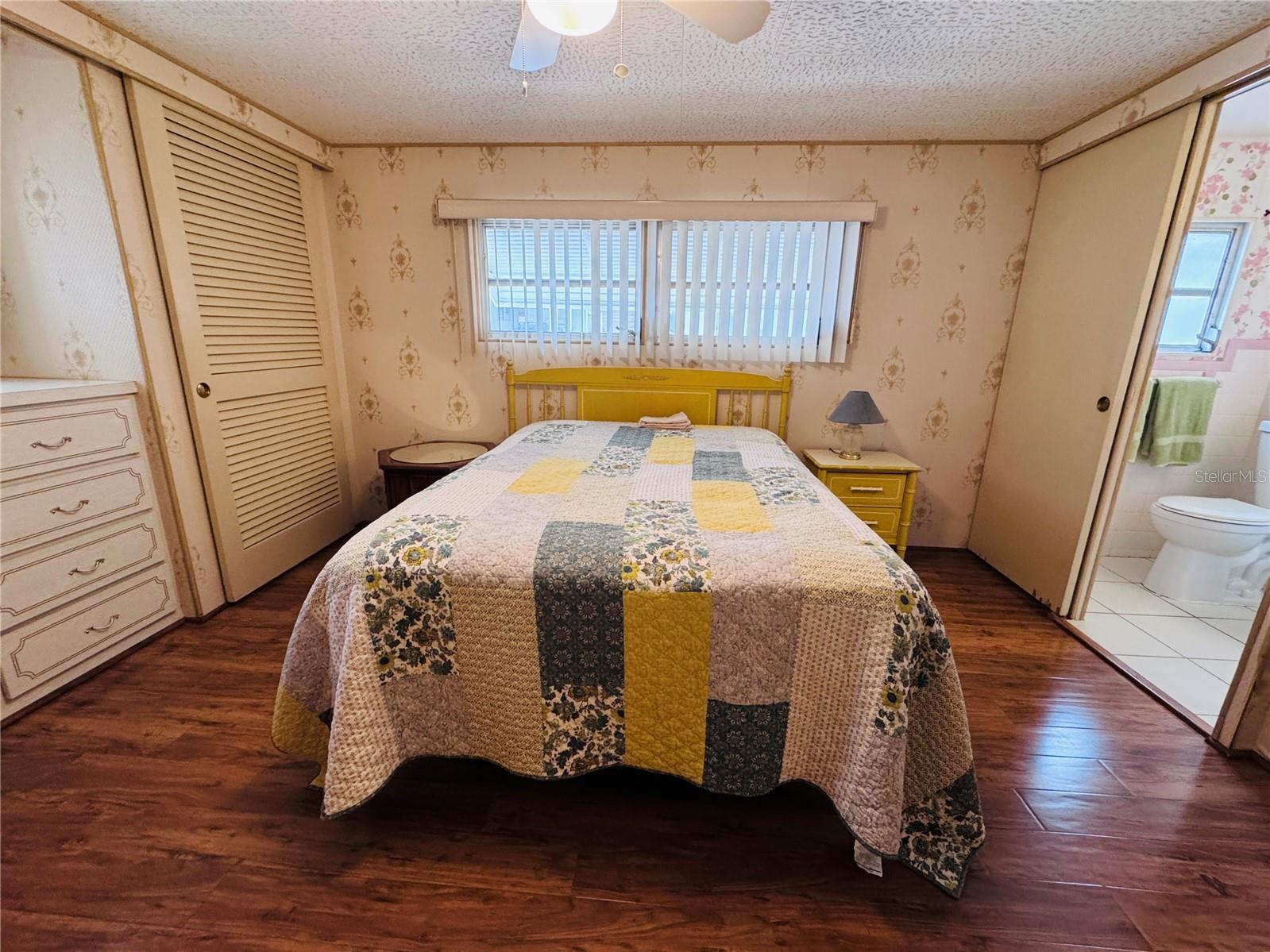 Listing photo id 19 for 2331 Belleair Road 715