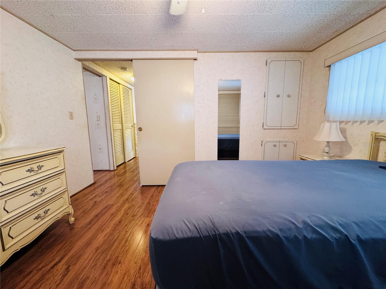 Listing photo id 27 for 2331 Belleair Road 715