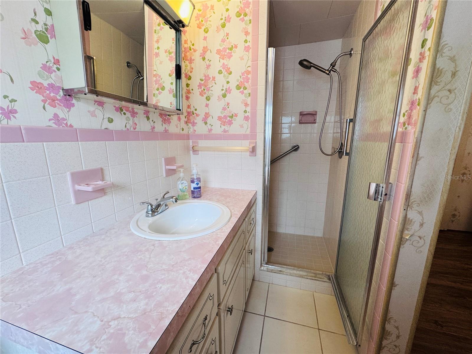 Listing photo id 2 for 2331 Belleair Road 715