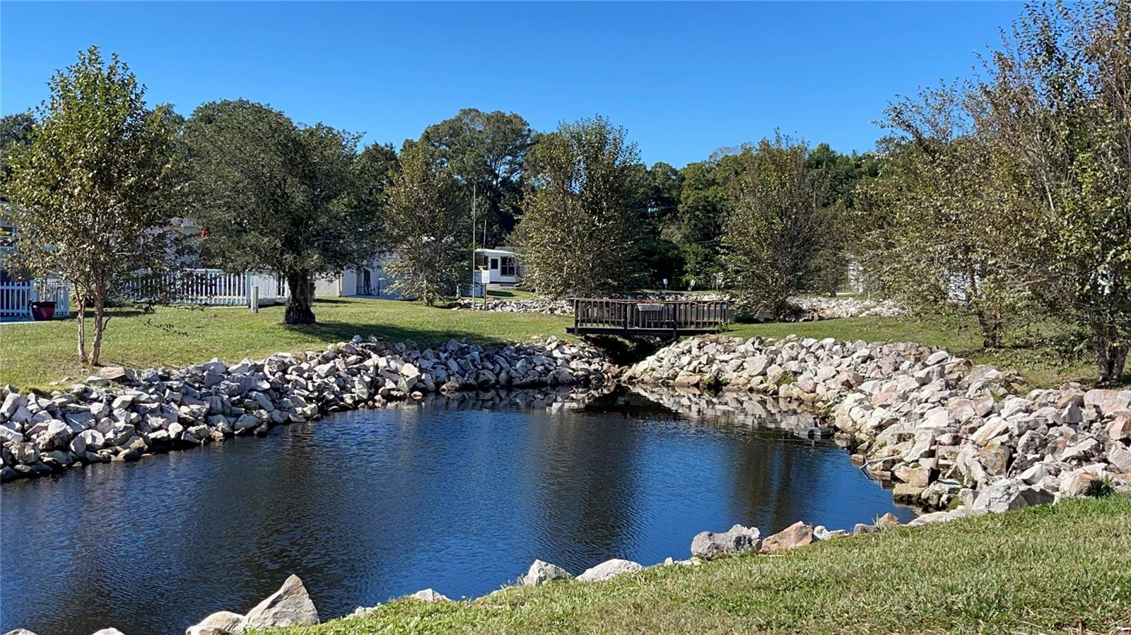 Listing photo id 39 for 2331 Belleair Road 715