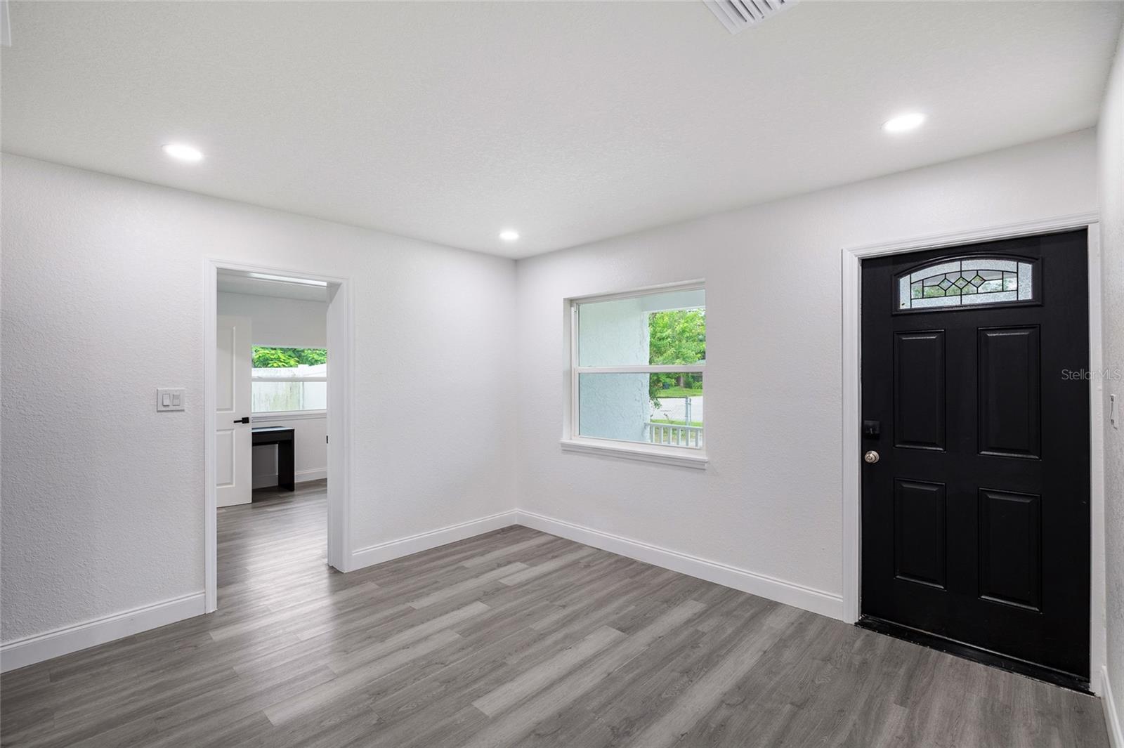 Image 12 of 42 For 6616 Mascotte Street