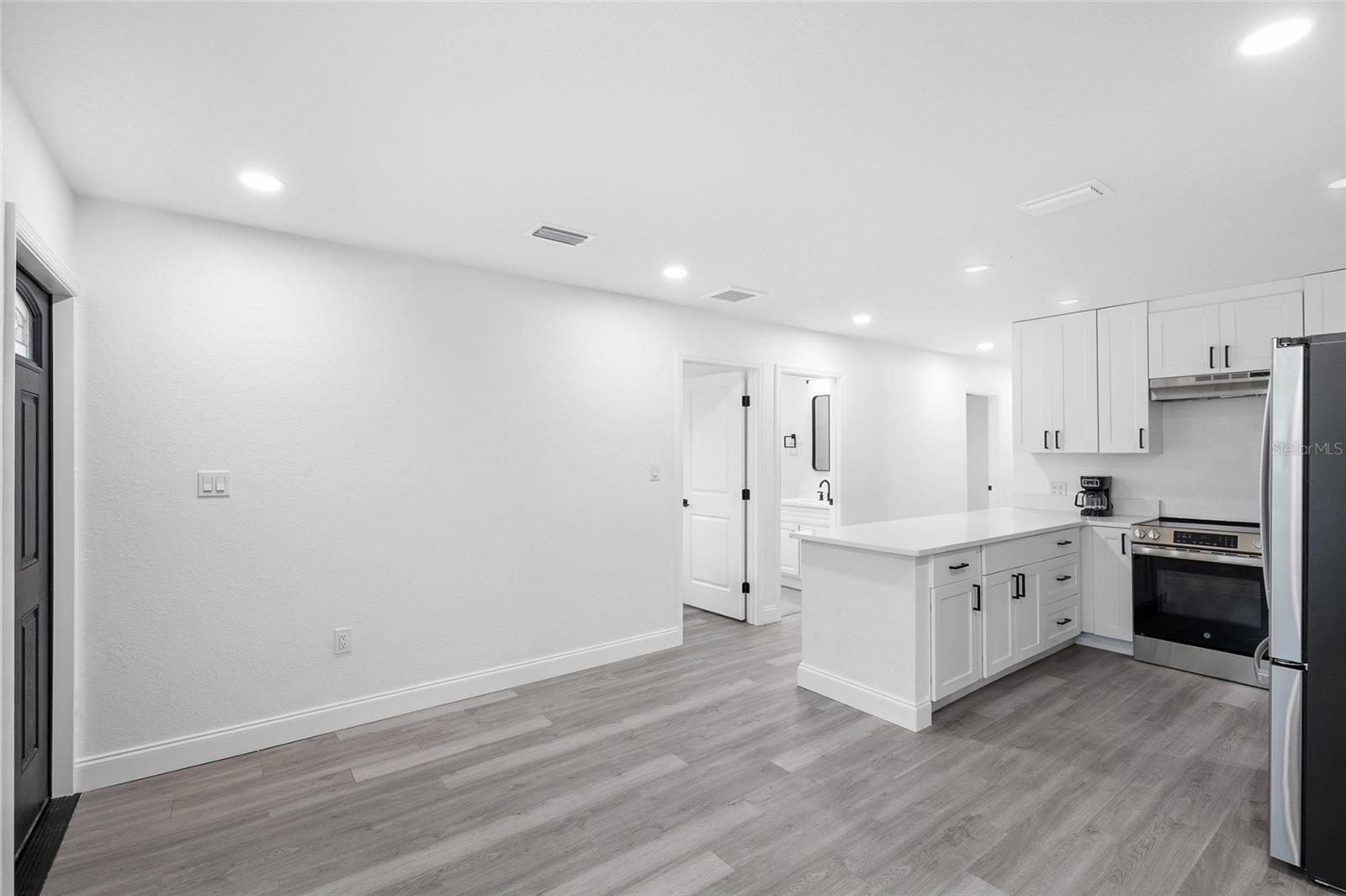 Image 18 of 42 For 6616 Mascotte Street