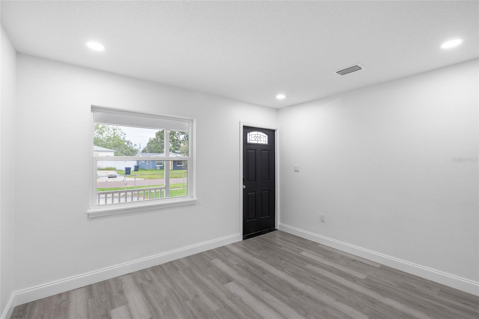 Image 5 of 42 For 6616 Mascotte Street