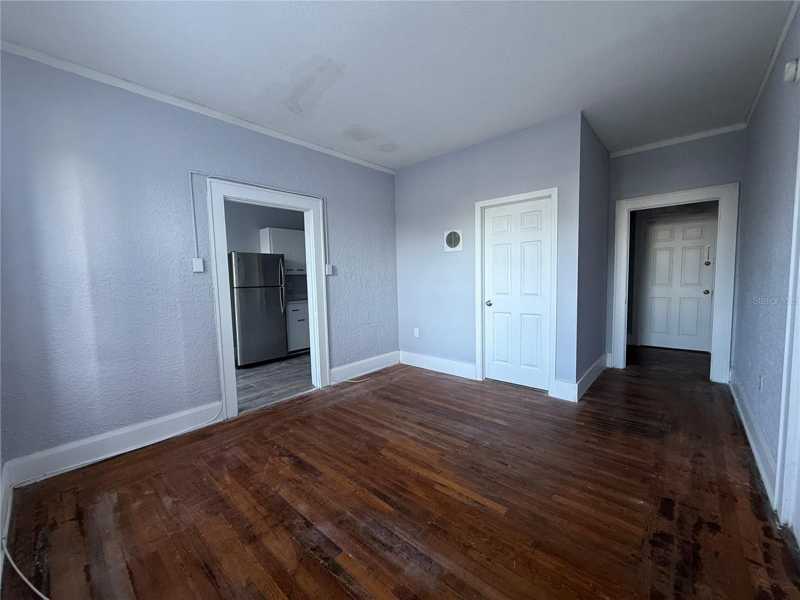 Image 3 of 15 For 730 Central Avenue 7