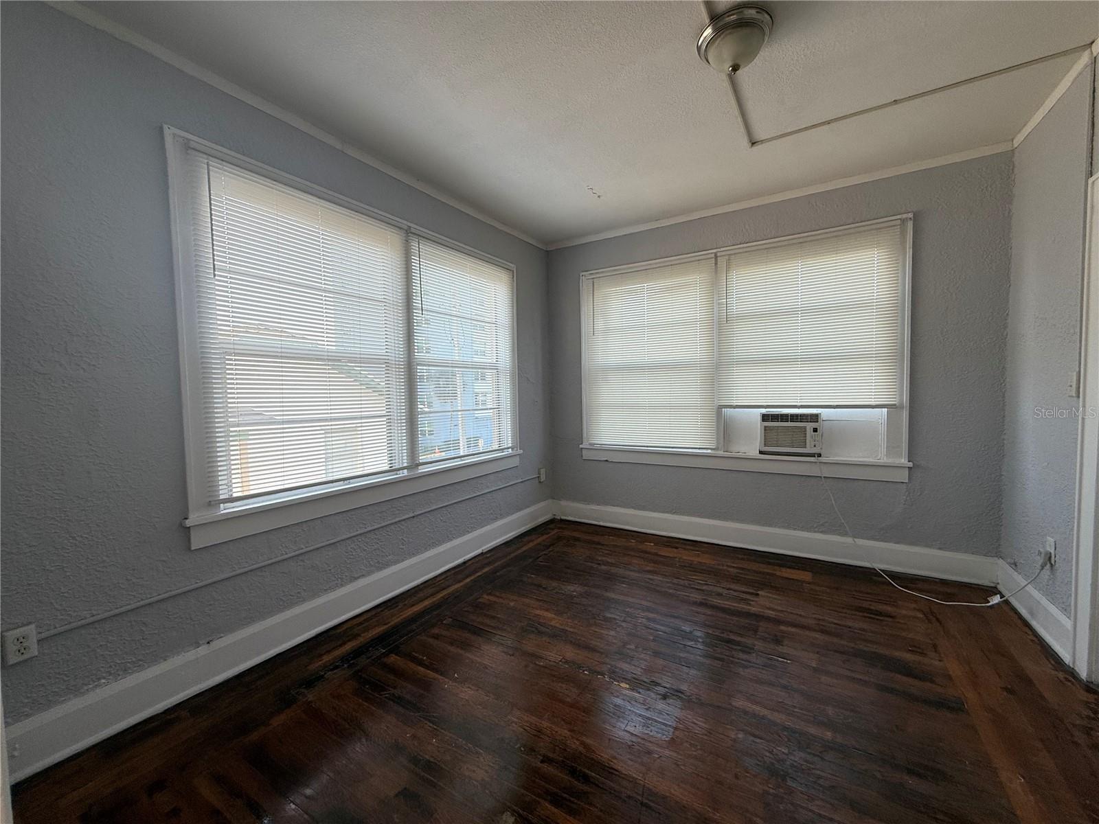 Image 9 of 15 For 730 Central Avenue 7