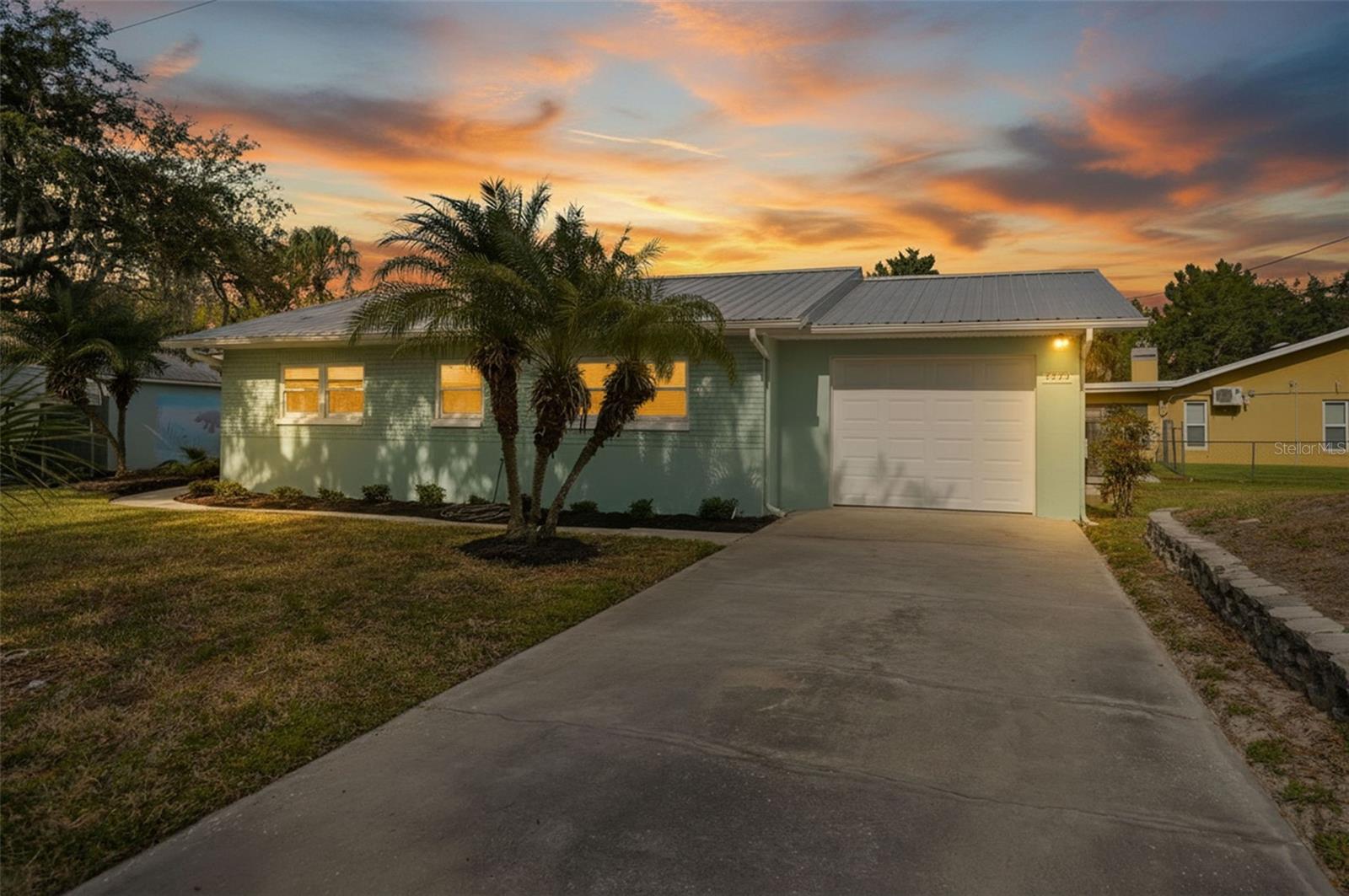 Image 2 of 64 For 5995 Shadytree Path