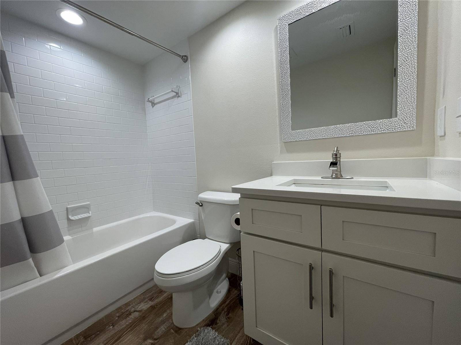 Image 20 of 29 For 960 Starkey Road 8402