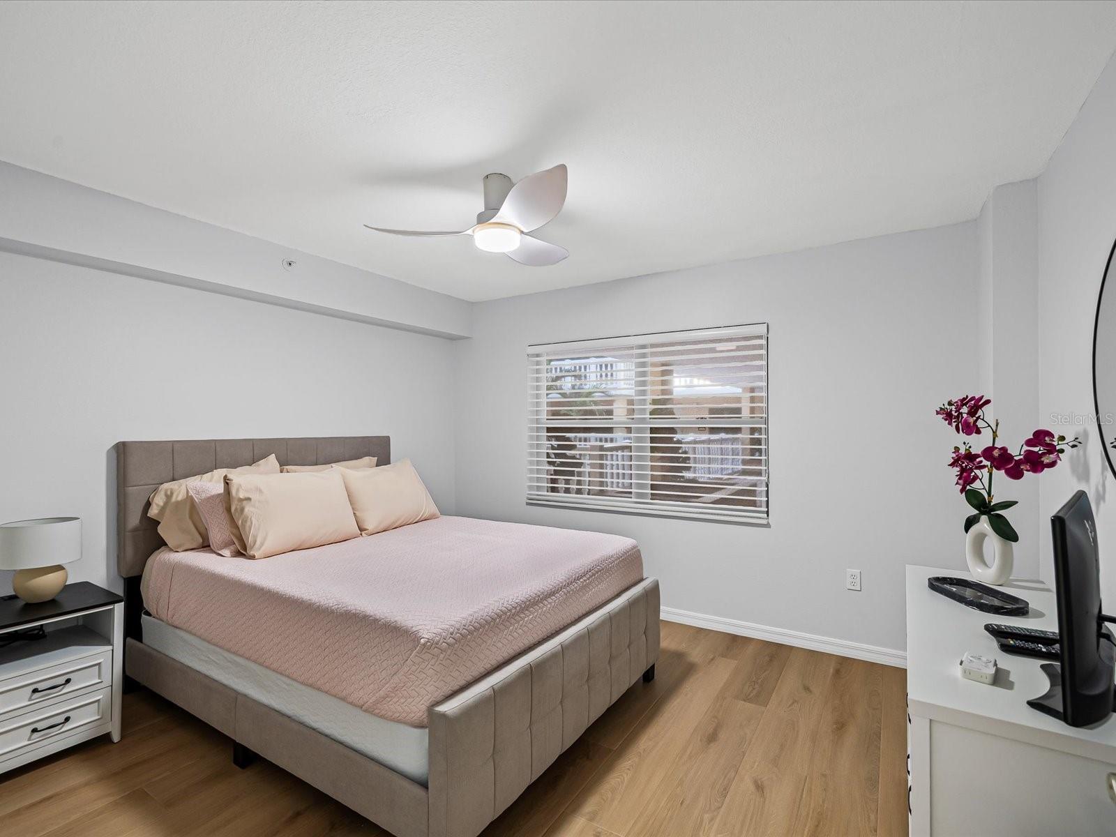 Image 18 of 37 For 6650 Sunset Way 204