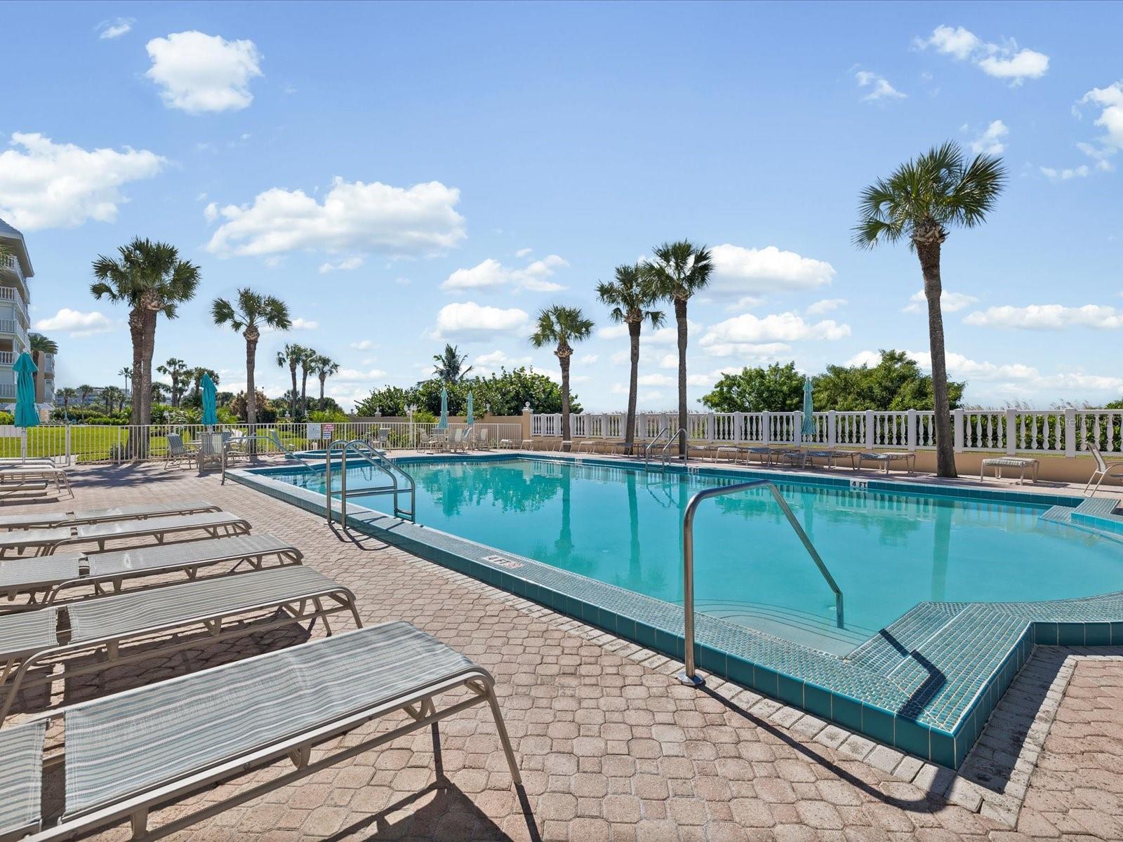 Image 28 of 37 For 6650 Sunset Way 204