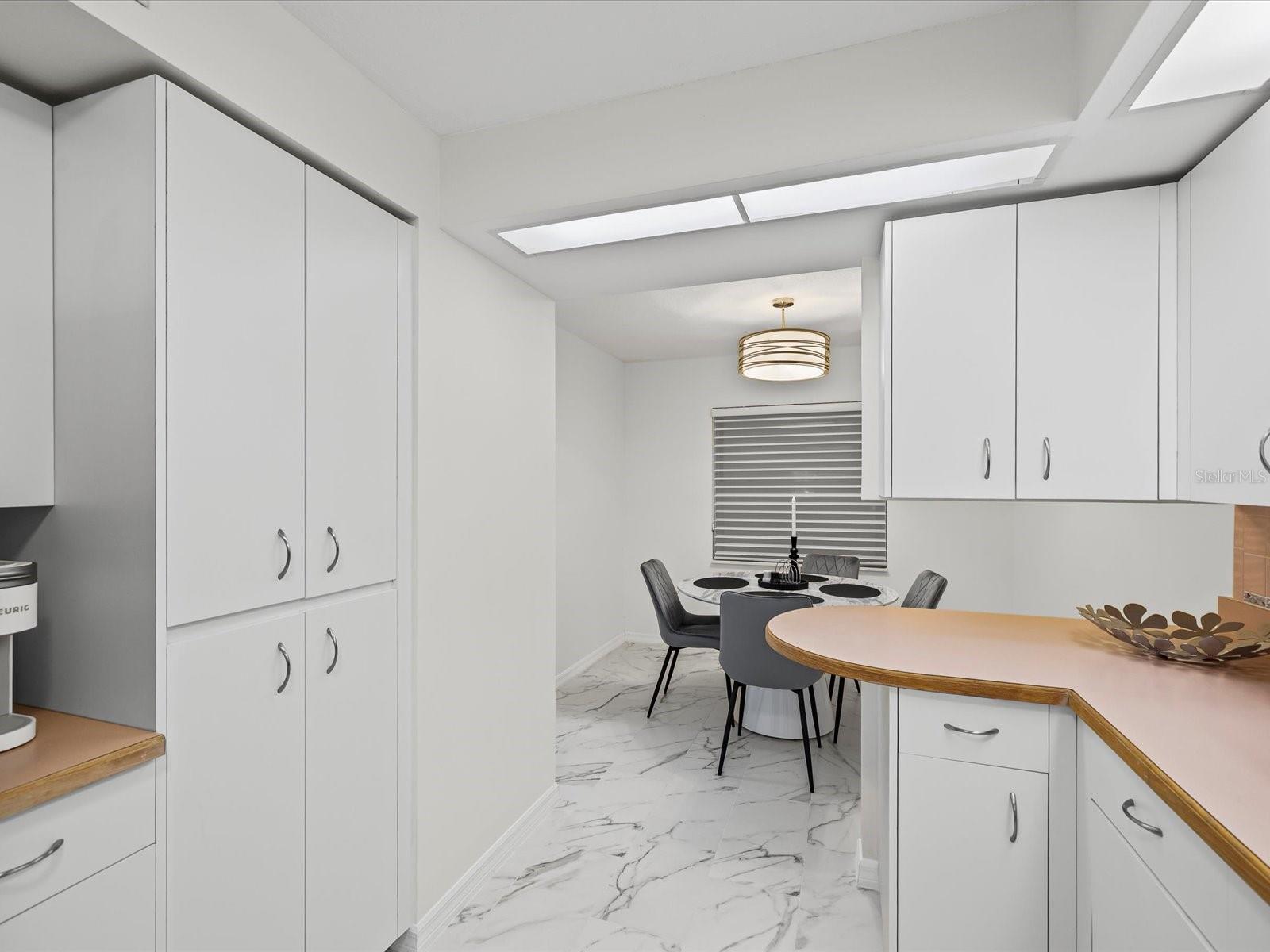 Image 6 of 37 For 6650 Sunset Way 204