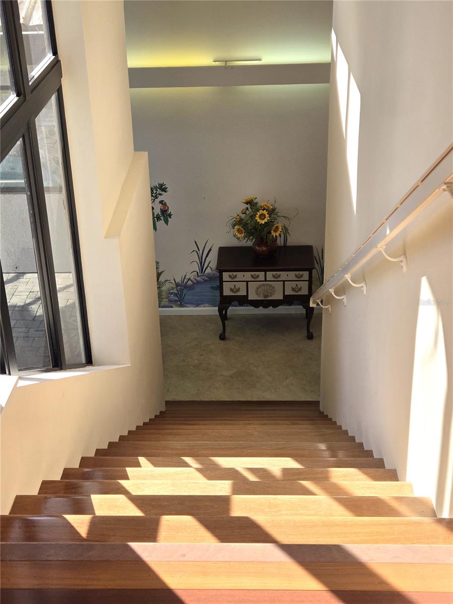 Listing photo id 30 for 6121 Sunway Point