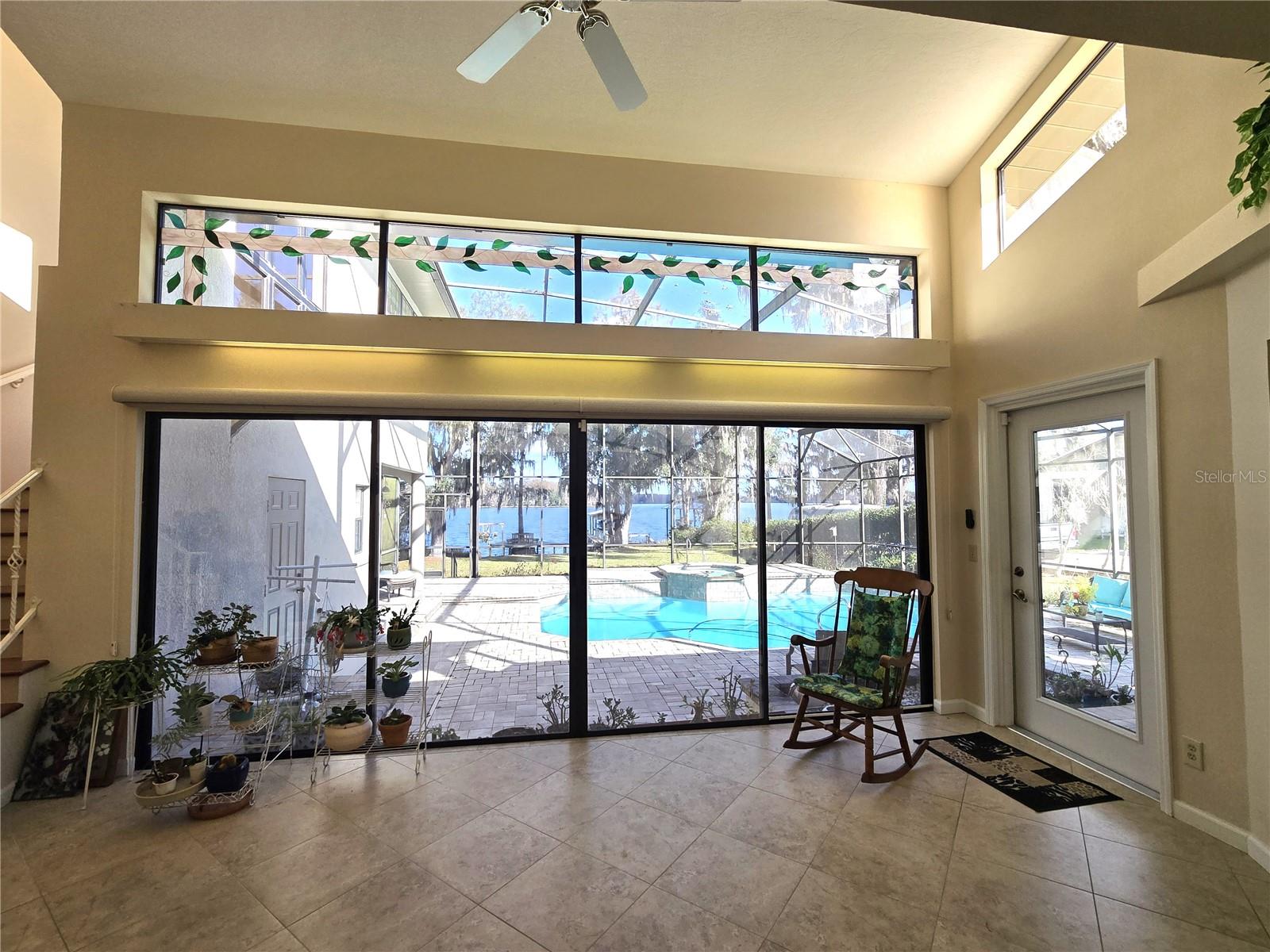 Listing photo id 49 for 6121 Sunway Point