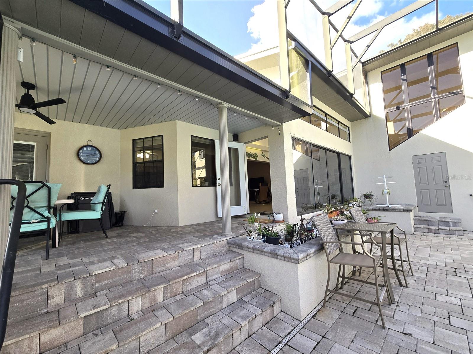 Listing photo id 52 for 6121 Sunway Point