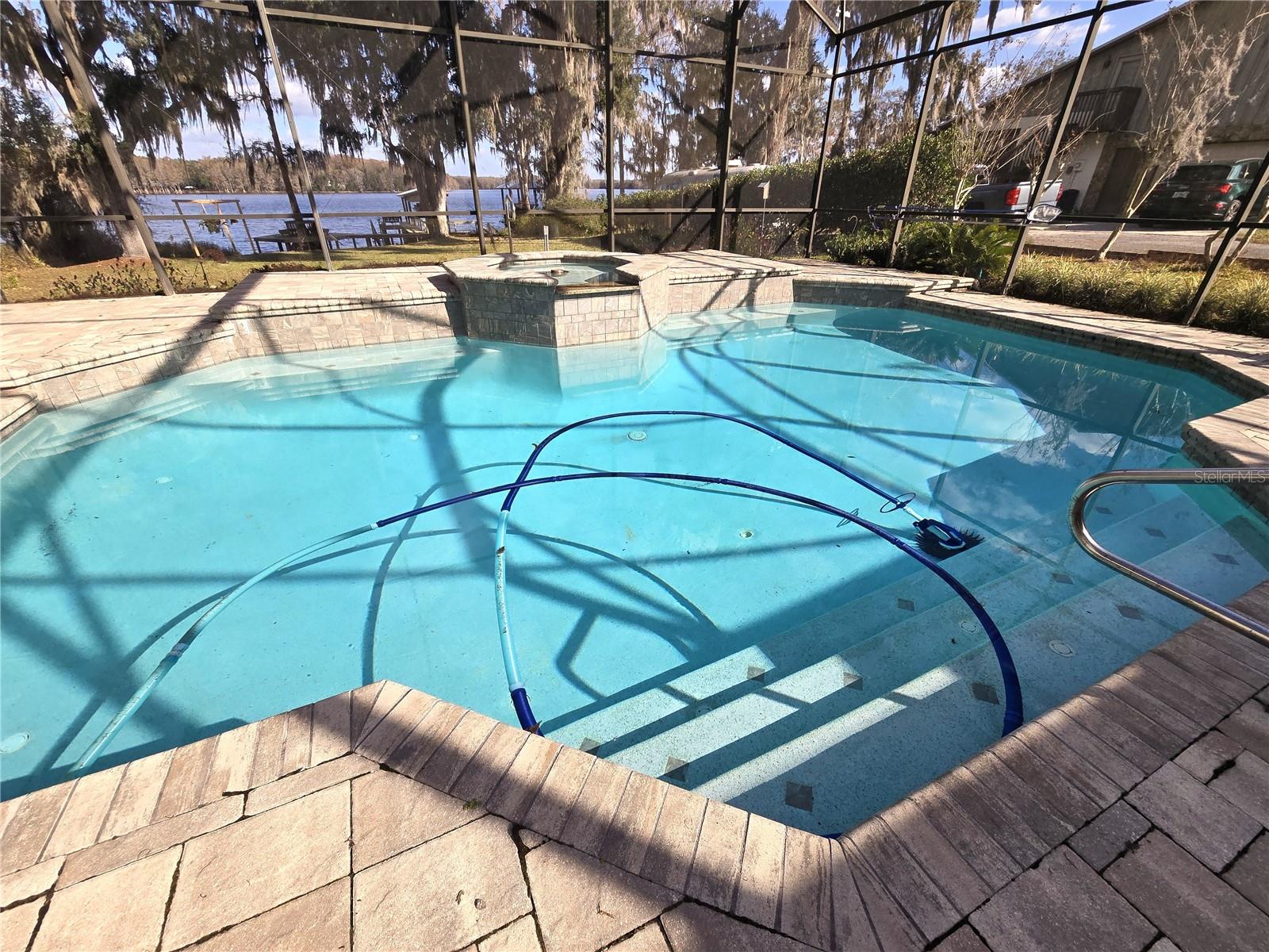 Listing photo id 53 for 6121 Sunway Point