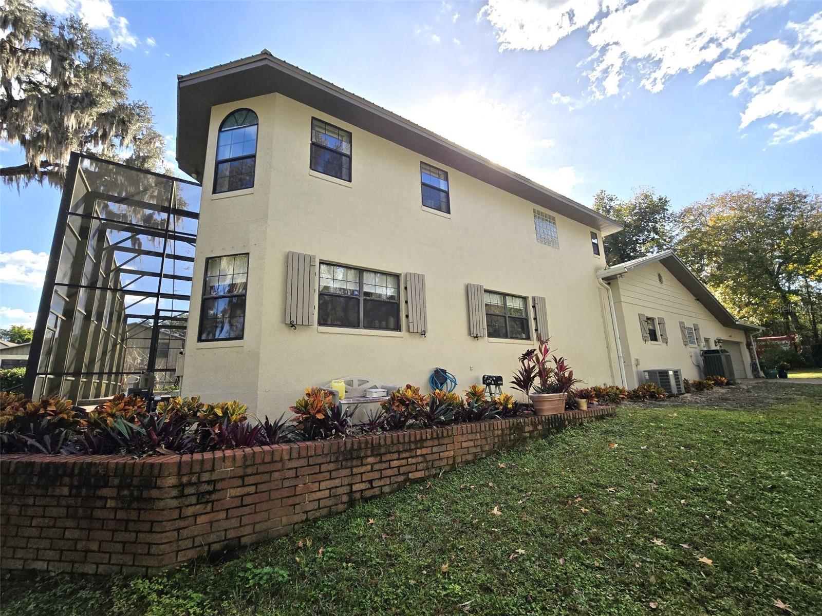 Listing photo id 4 for 6121 Sunway Point