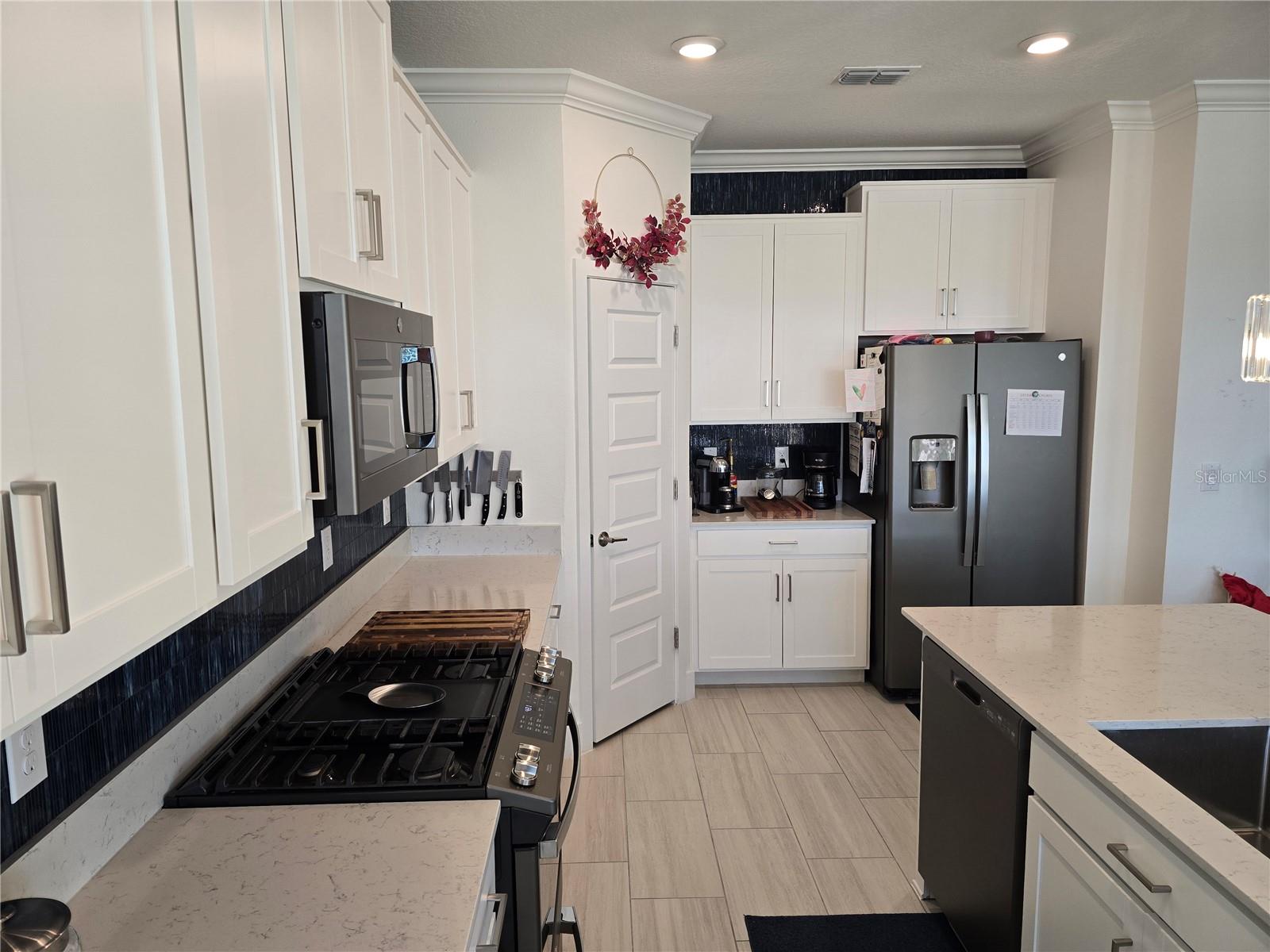 Image 14 of 49 For 8280 Rolling Tides Drive