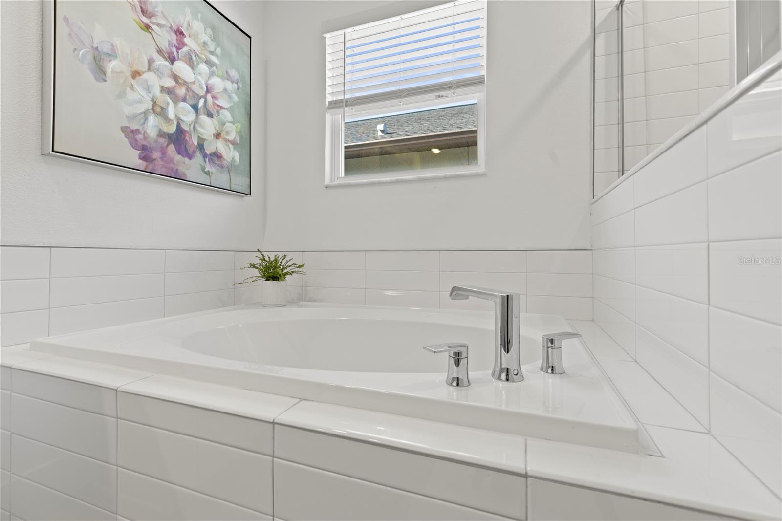 Image 23 of 49 For 8280 Rolling Tides Drive