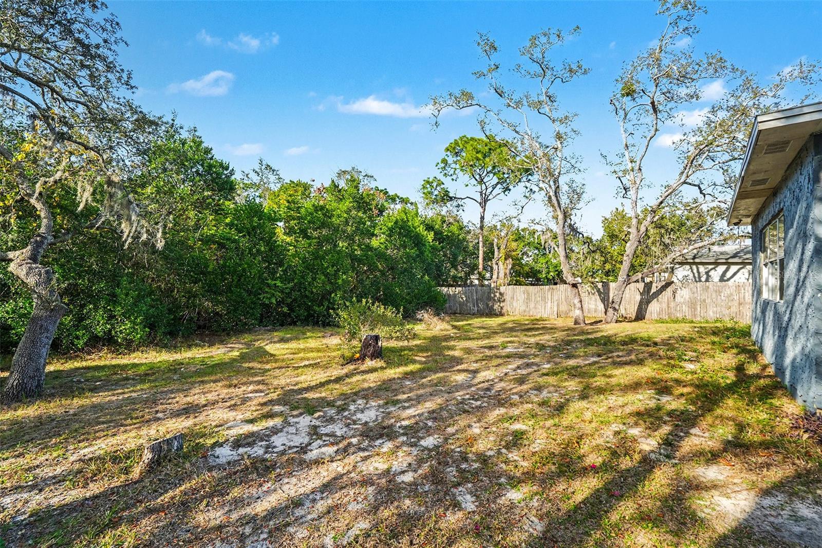 Image 14 of 16 For 1447 Kenlake Avenue