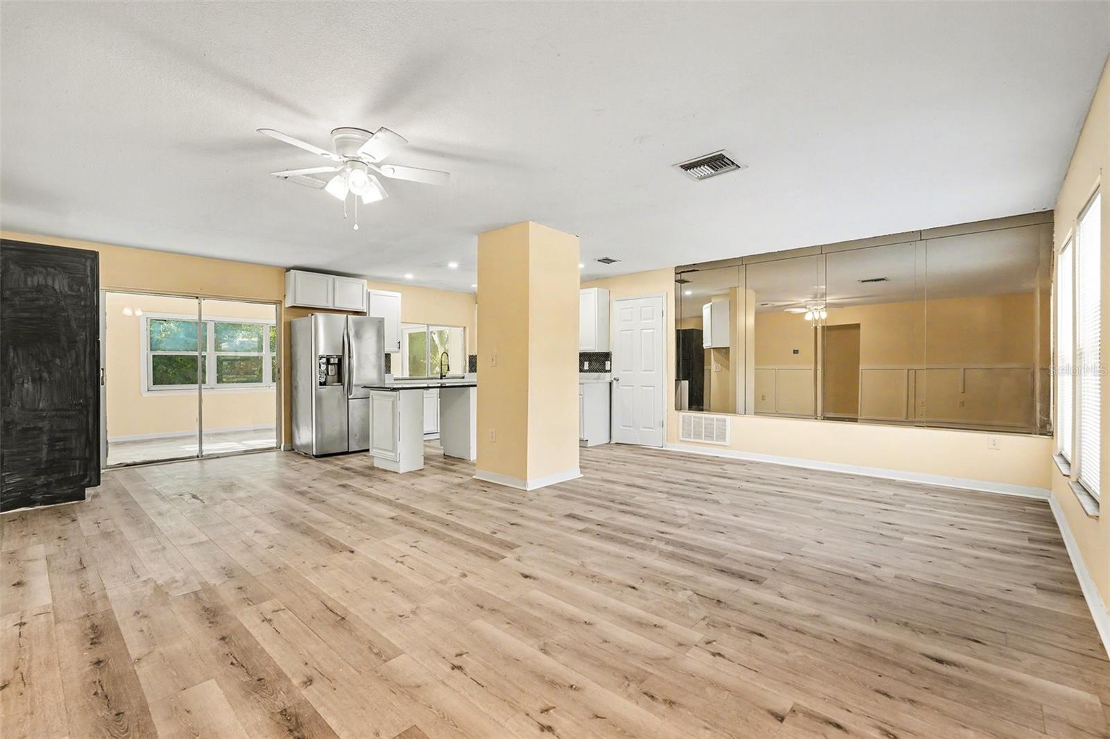 Image 4 of 16 For 1447 Kenlake Avenue