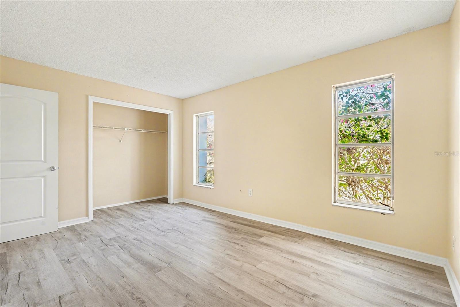 Image 9 of 16 For 1447 Kenlake Avenue