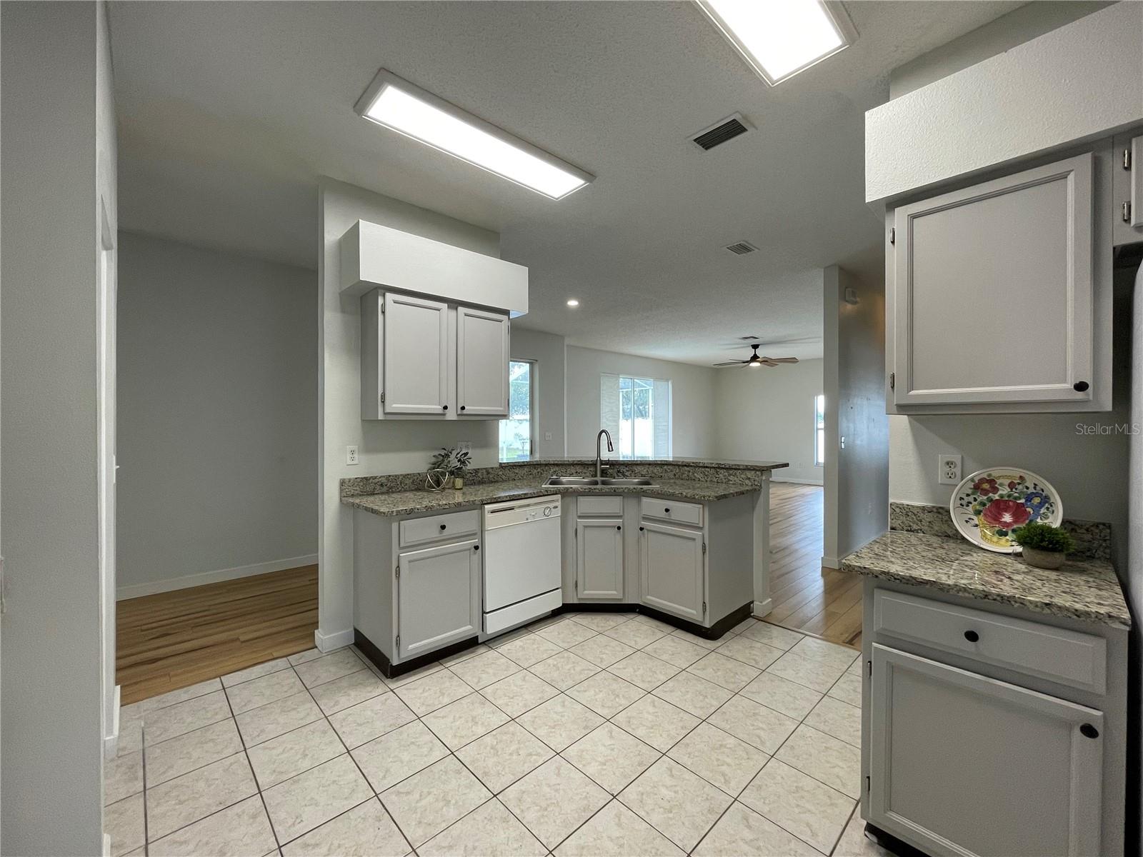 Image 10 of 26 For 1333 Flaxwood Avenue