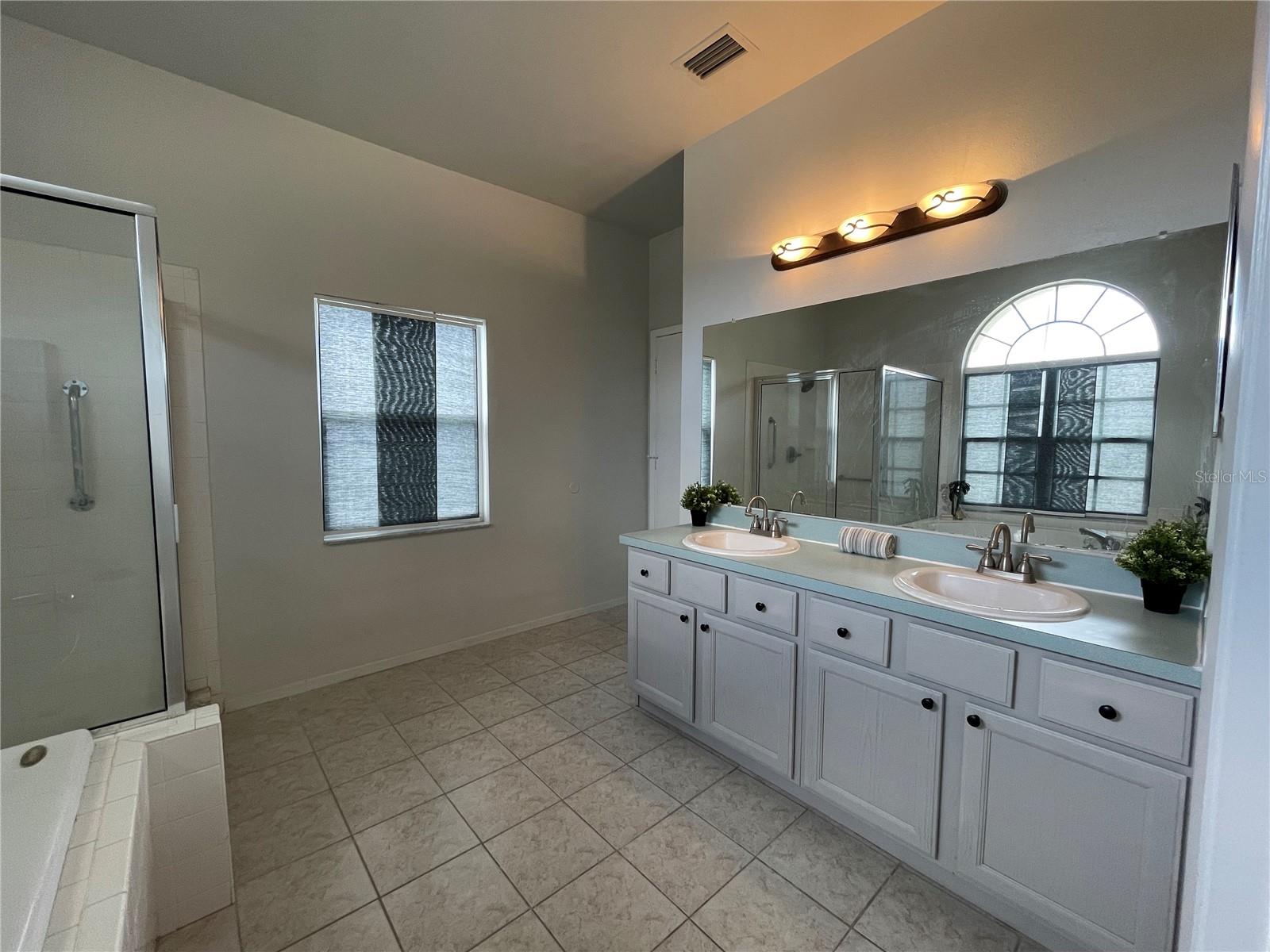 Image 17 of 26 For 1333 Flaxwood Avenue