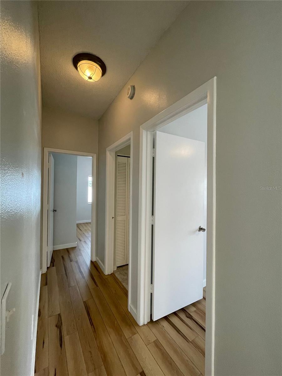 Image 18 of 26 For 1333 Flaxwood Avenue