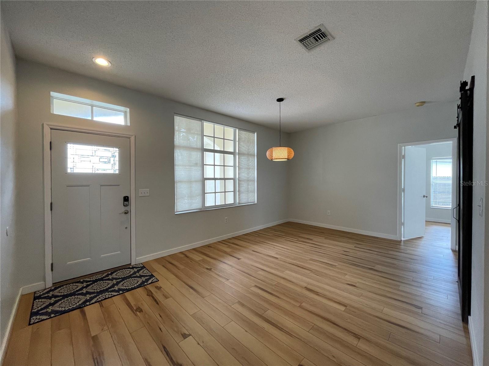 Image 3 of 26 For 1333 Flaxwood Avenue