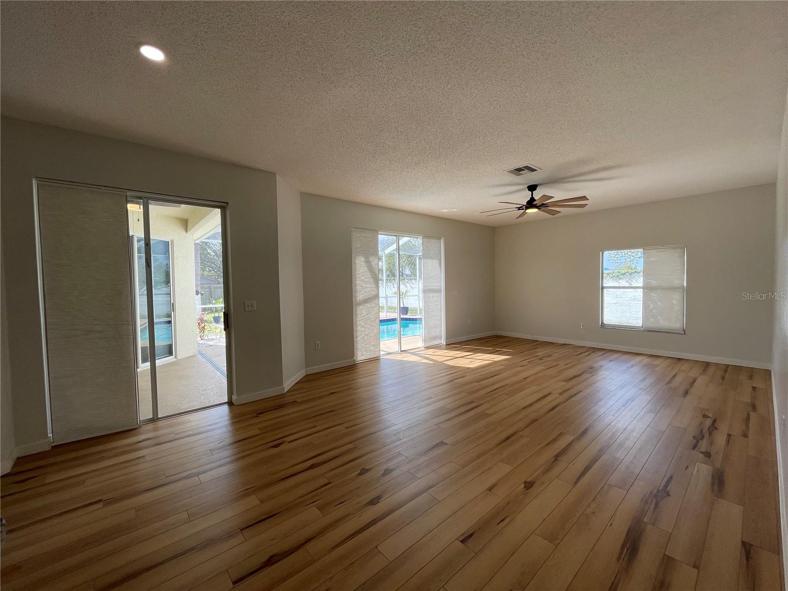 Image 7 of 26 For 1333 Flaxwood Avenue