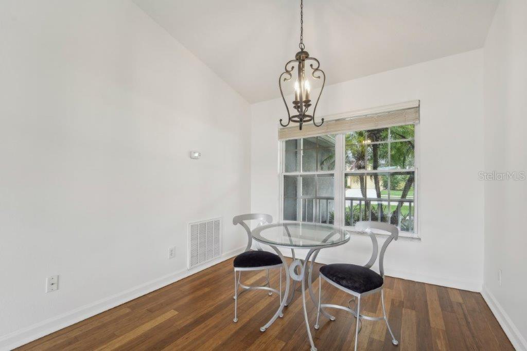 Image 14 of 48 For 4330 Kingsfield Drive