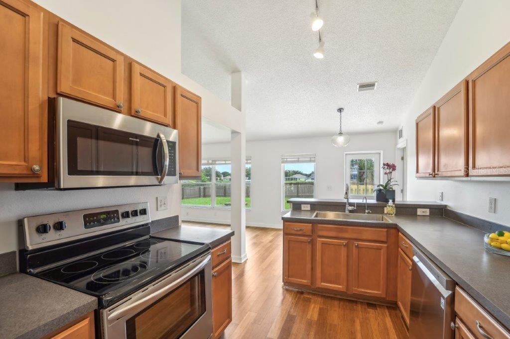 Image 9 of 48 For 4330 Kingsfield Drive