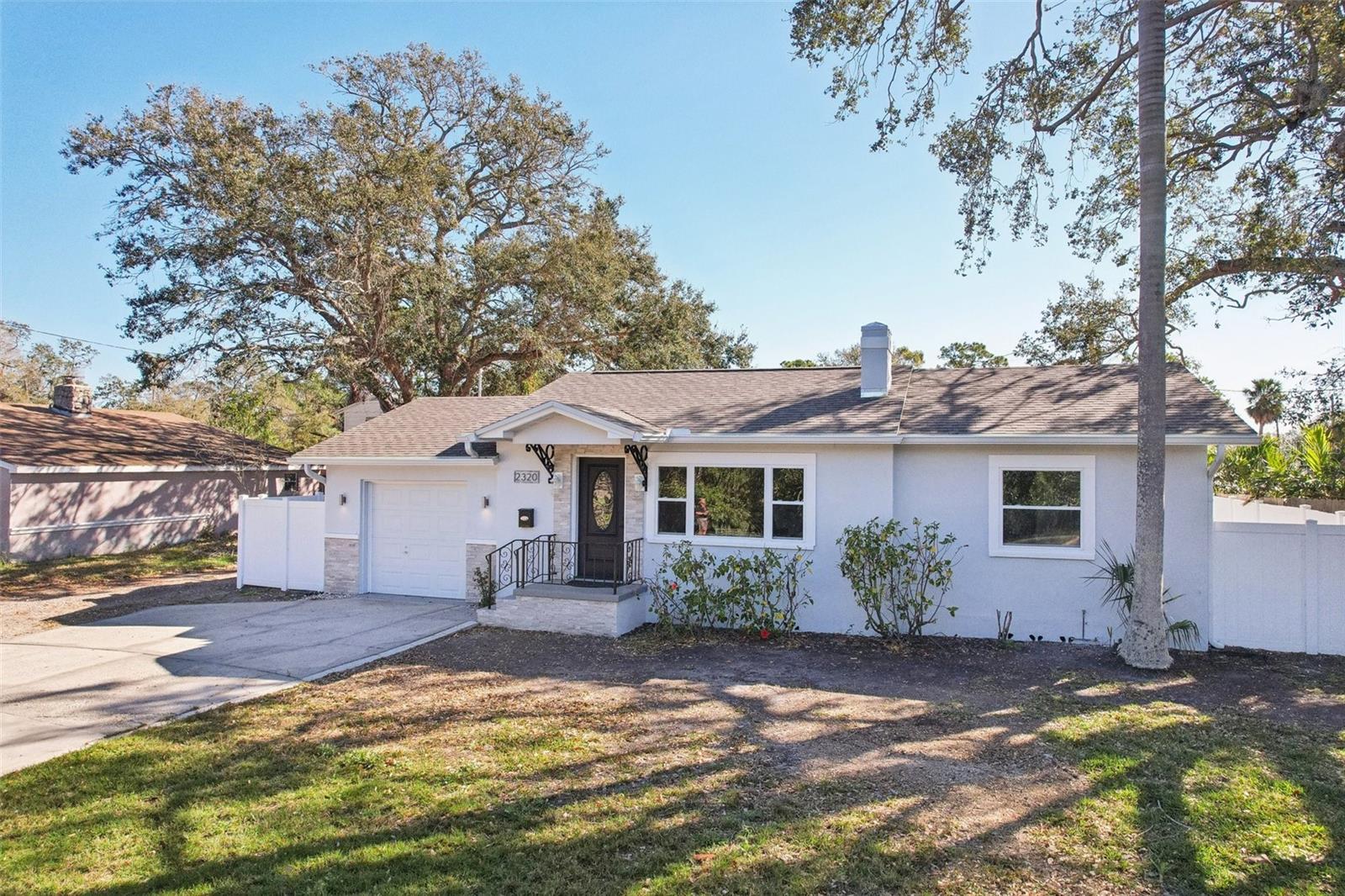 Image 10 of 55 For 2320 Harbor Drive S