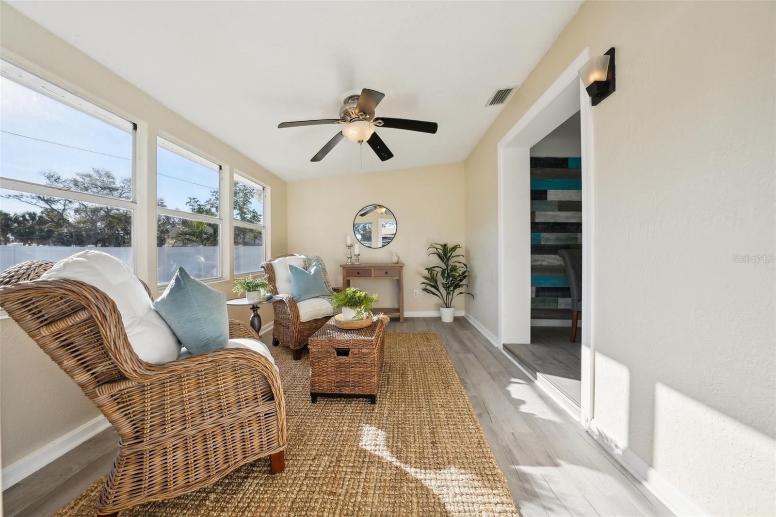 Image 29 of 55 For 2320 Harbor Drive S