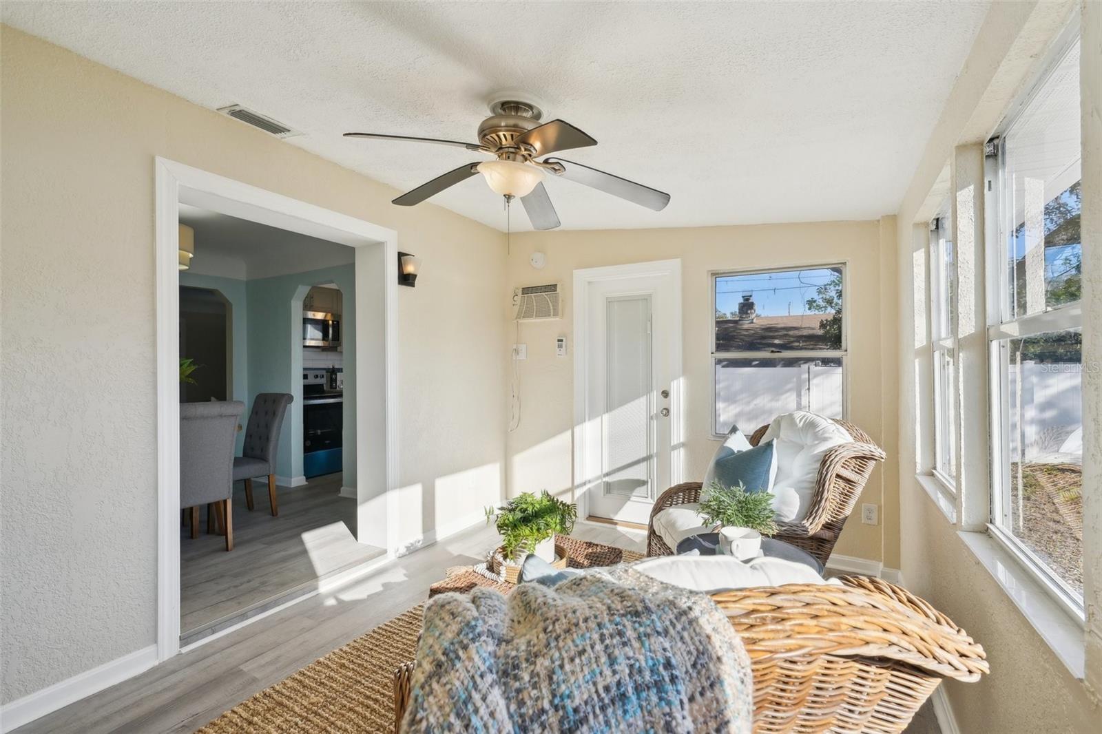 Image 30 of 55 For 2320 Harbor Drive S