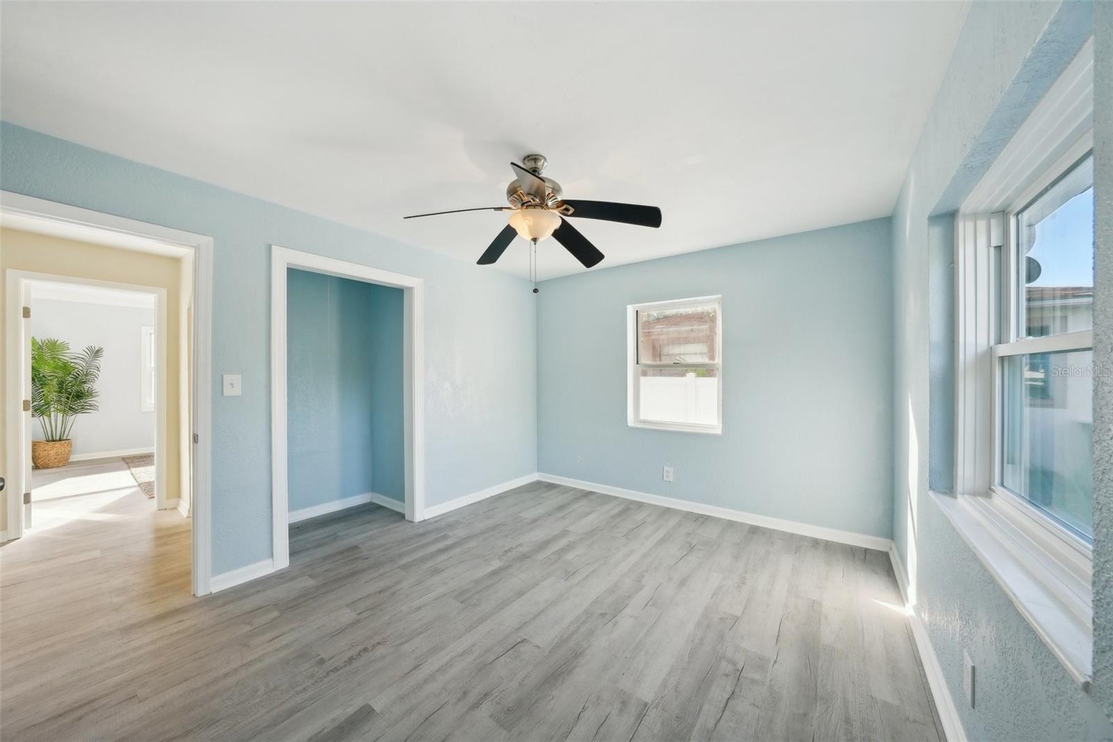 Image 32 of 55 For 2320 Harbor Drive S