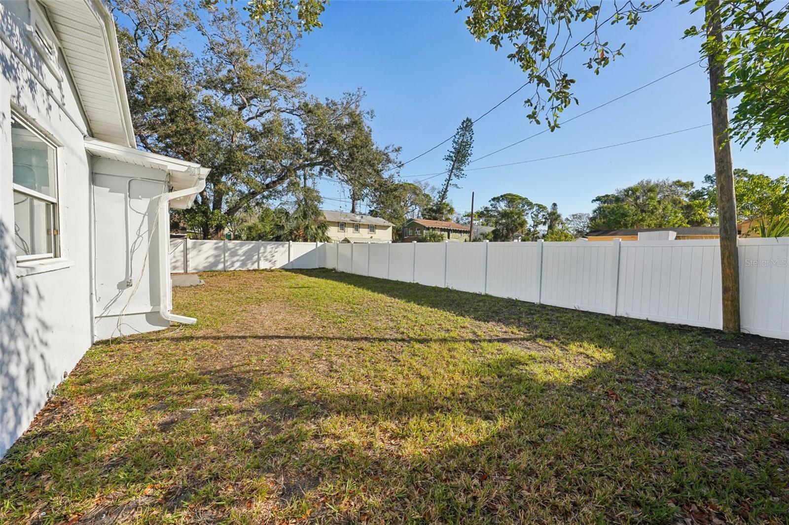 Image 40 of 55 For 2320 Harbor Drive S