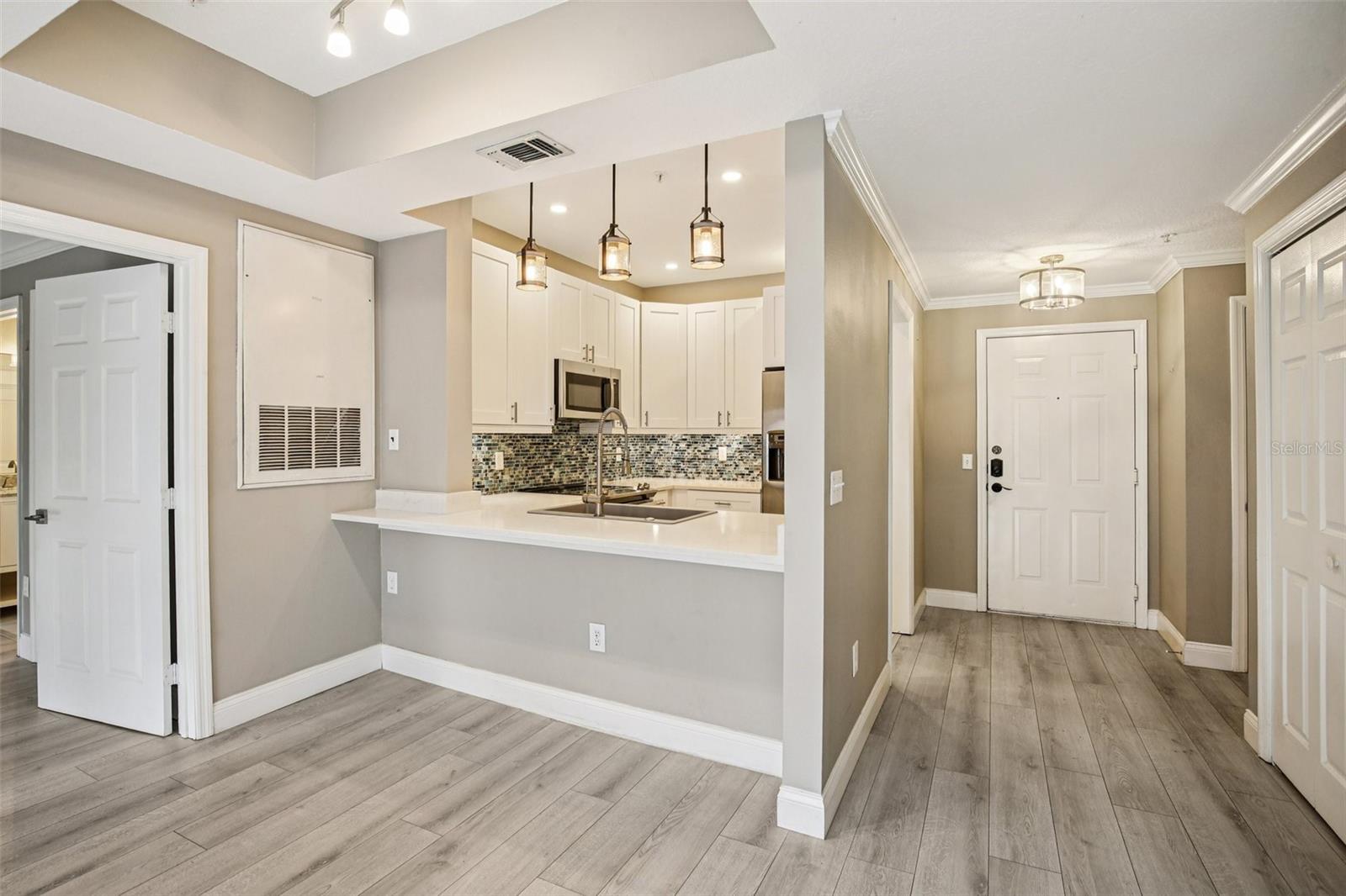 Image 10 of 45 For 800 Dakota Avenue 310