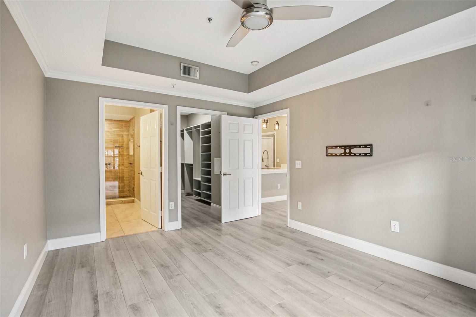 Image 16 of 45 For 800 Dakota Avenue 310