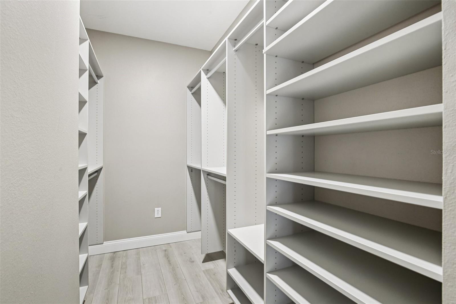 Image 19 of 45 For 800 Dakota Avenue 310