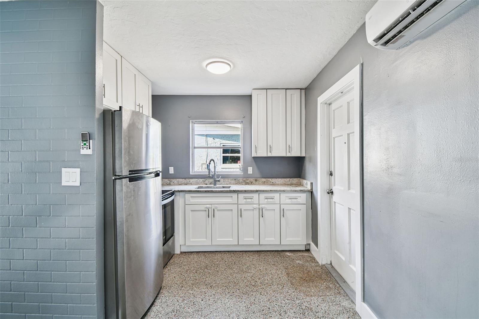 Image 17 of 35 For 6538 42nd Avenue N