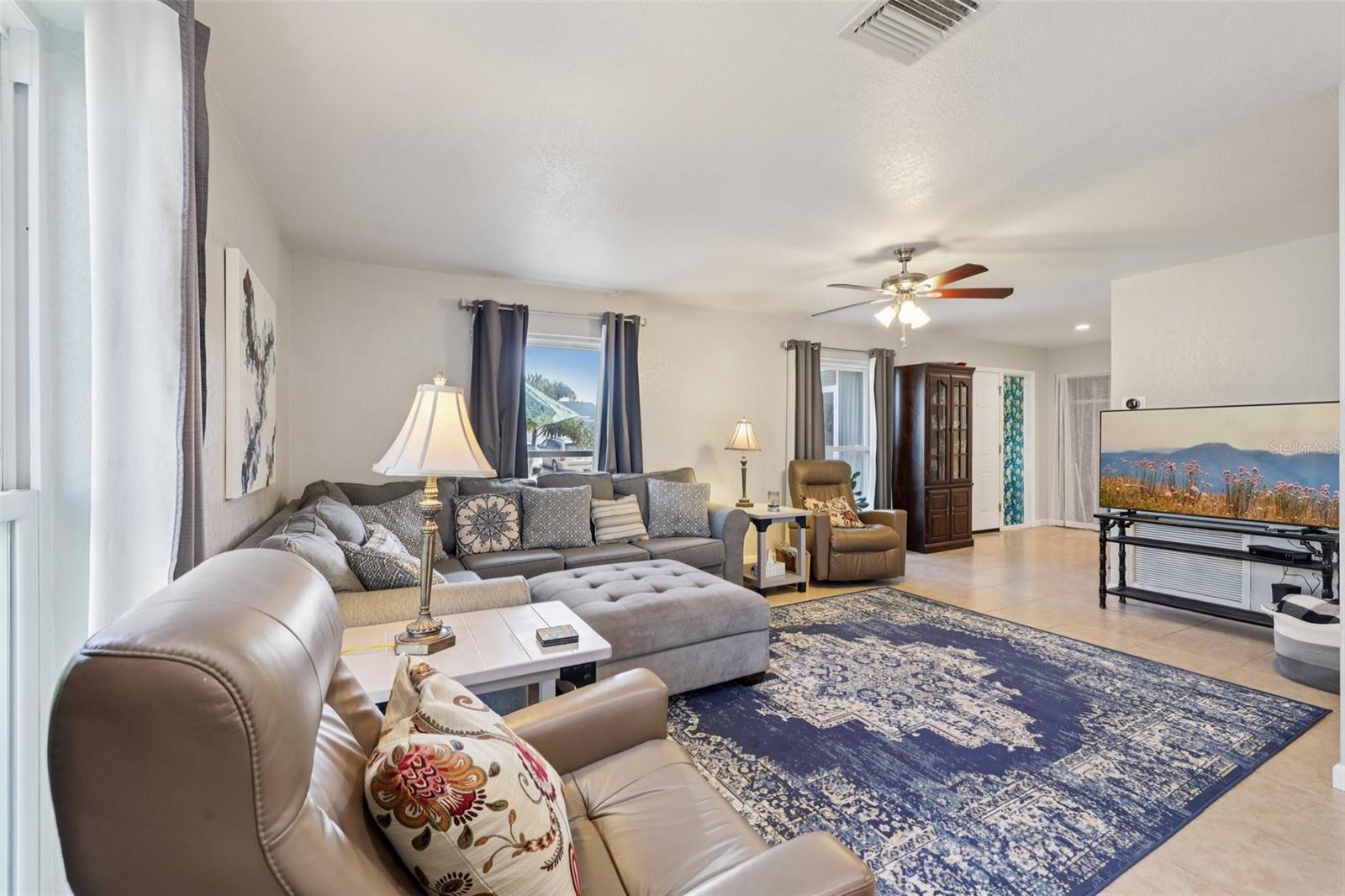 Image 11 of 72 For 4429 Great Lakes Drive N