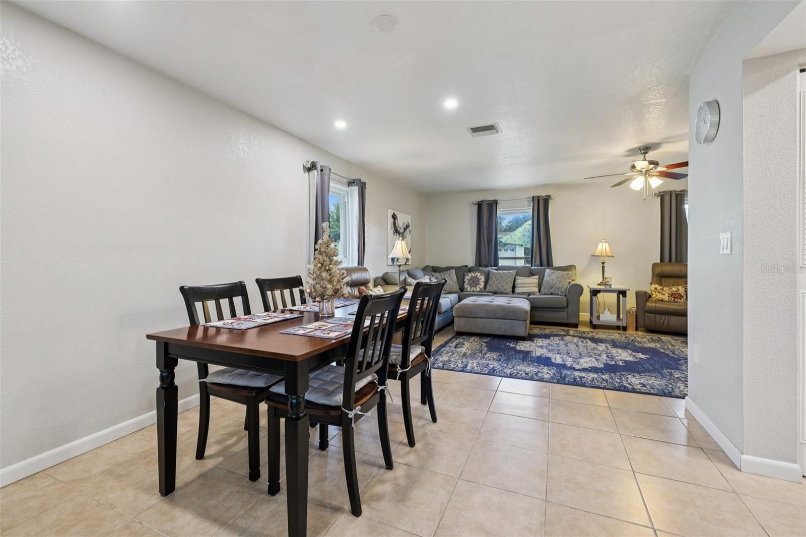 Image 14 of 72 For 4429 Great Lakes Drive N