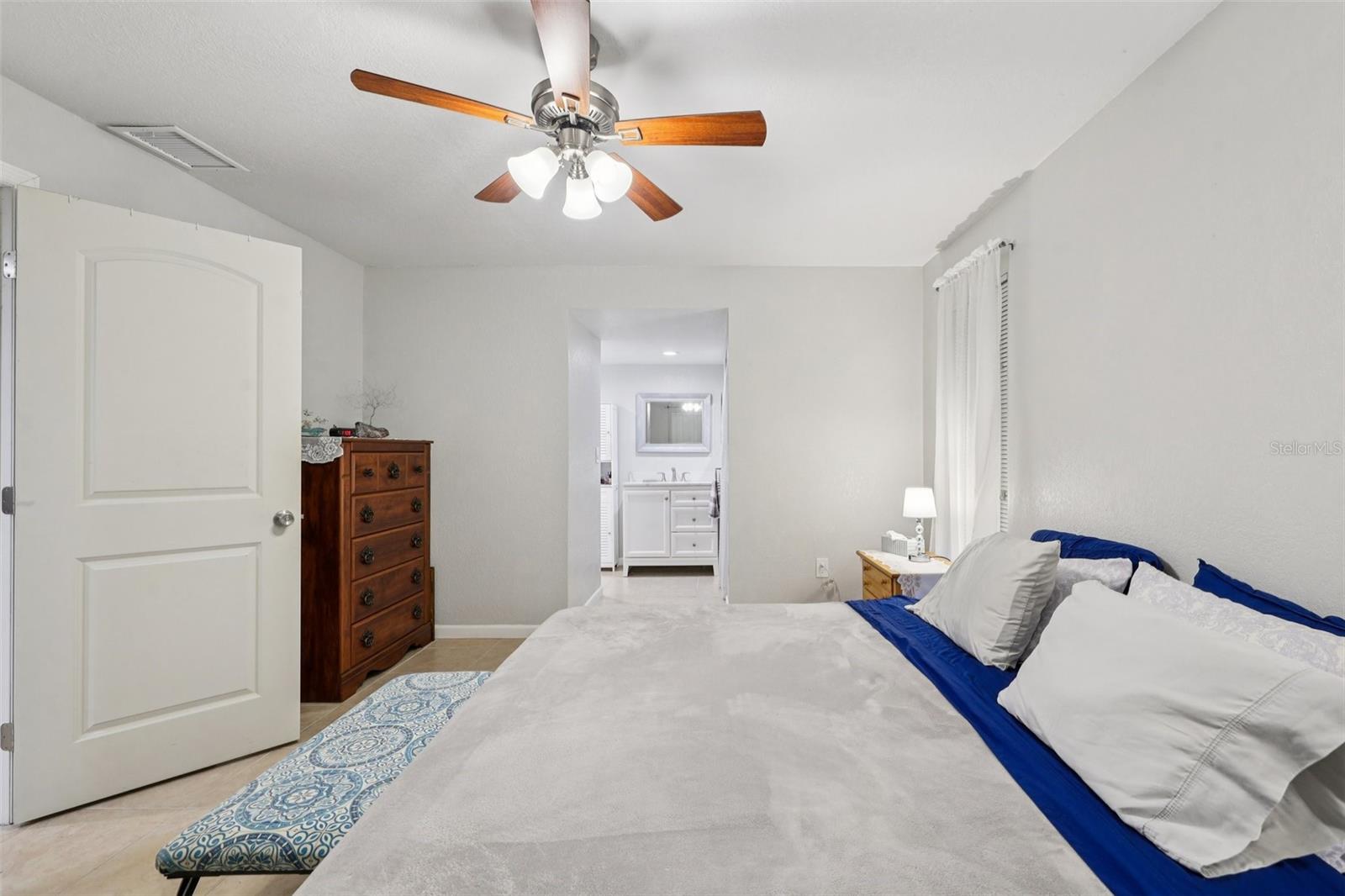 Image 22 of 72 For 4429 Great Lakes Drive N