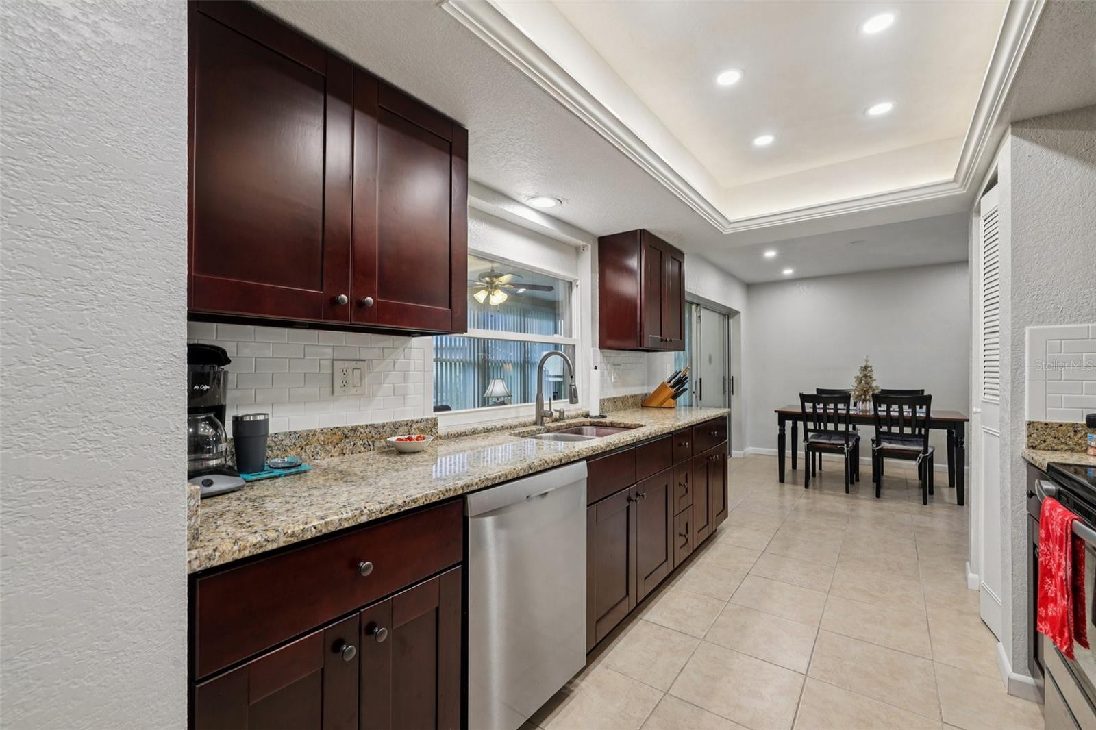 Image 9 of 72 For 4429 Great Lakes Drive N