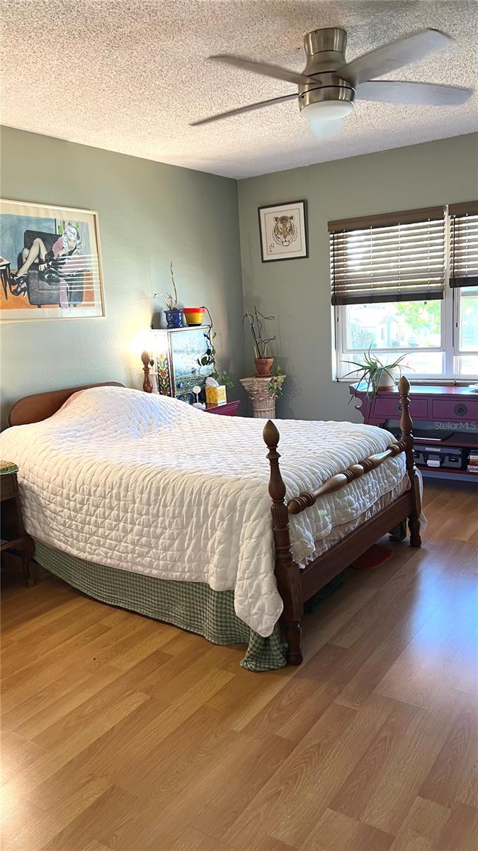 Image 14 of 34 For 257 Lincoln Circle N 3208